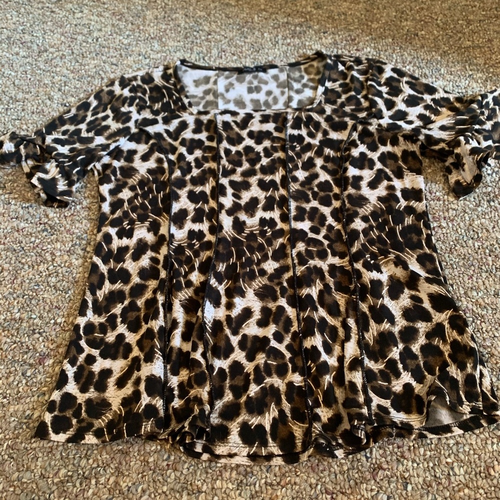 Cheetah flutter sleeve top